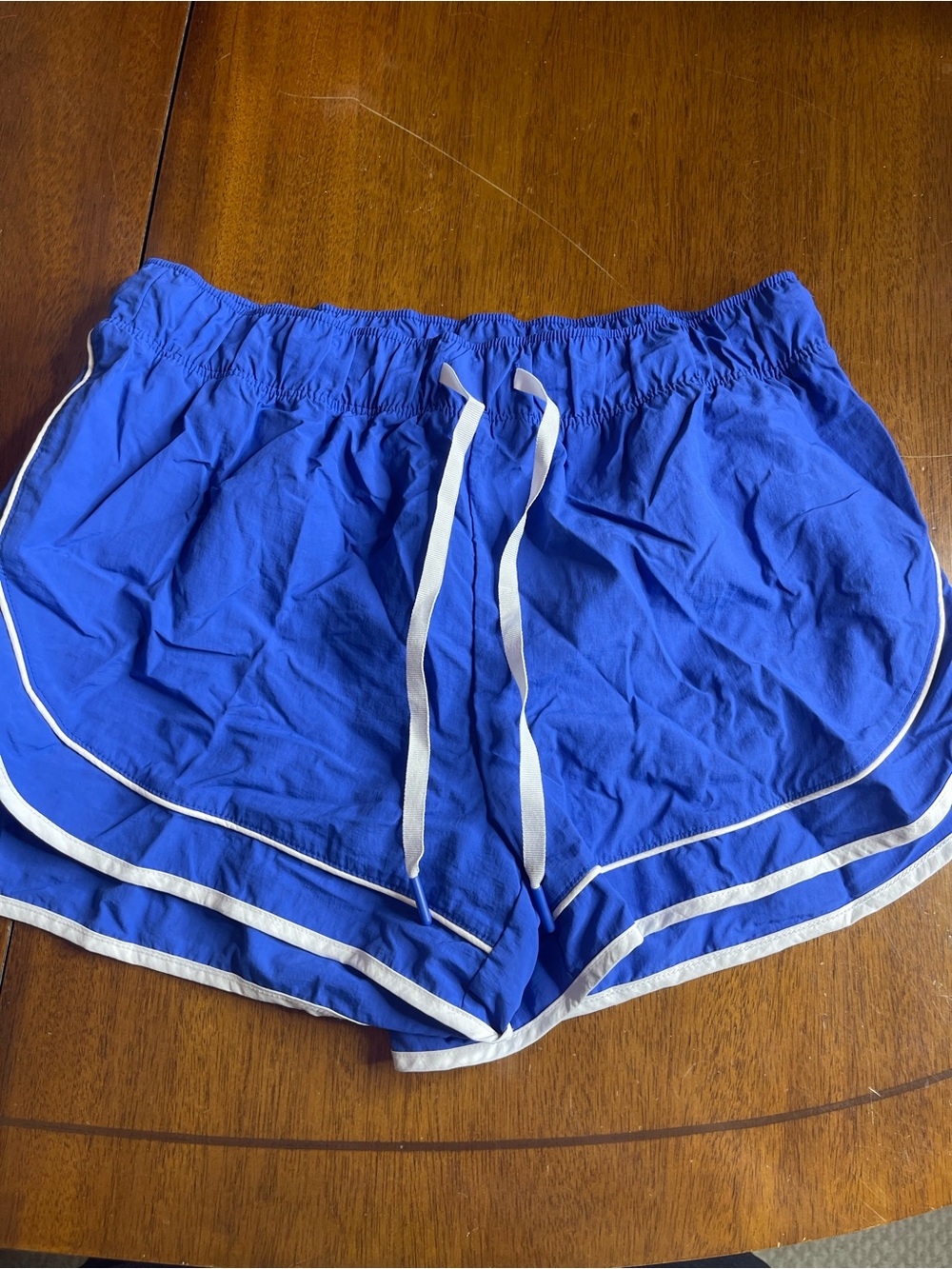 Mid-Rise Woven Run Shorts crayon blue size medium EUC